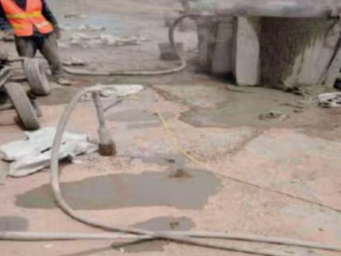 敦煌水泥混凝土路面板底注浆技术 路面脱空注浆整治方案